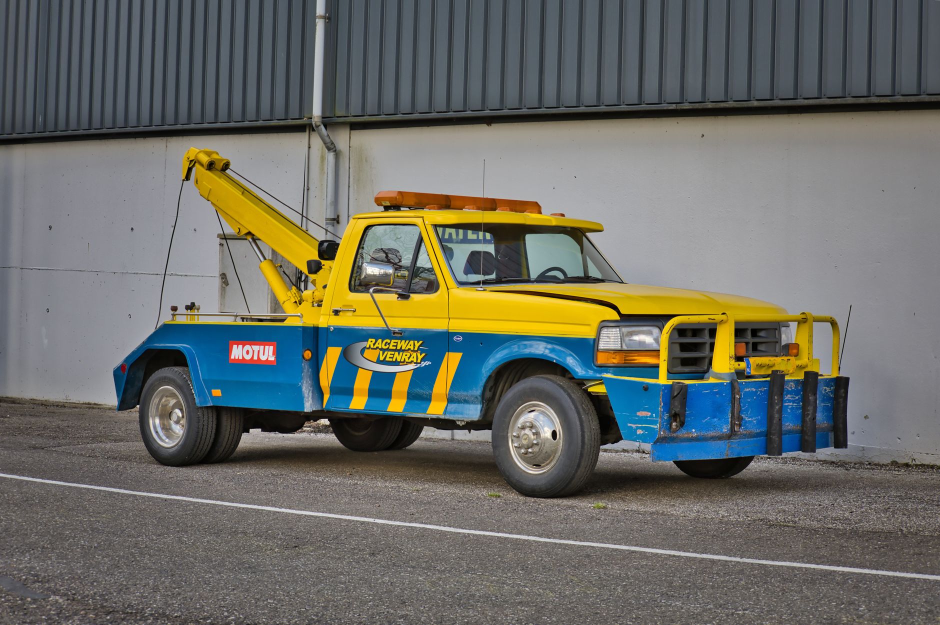 Remorquage voiture équipe à Massy